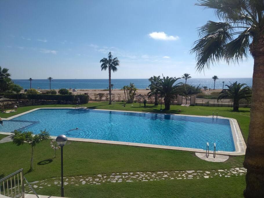 Top-Floor Beachfront Apartment With Parking, Pool, & Spacious Sea-View Balcony Villajoyosa Exterior foto